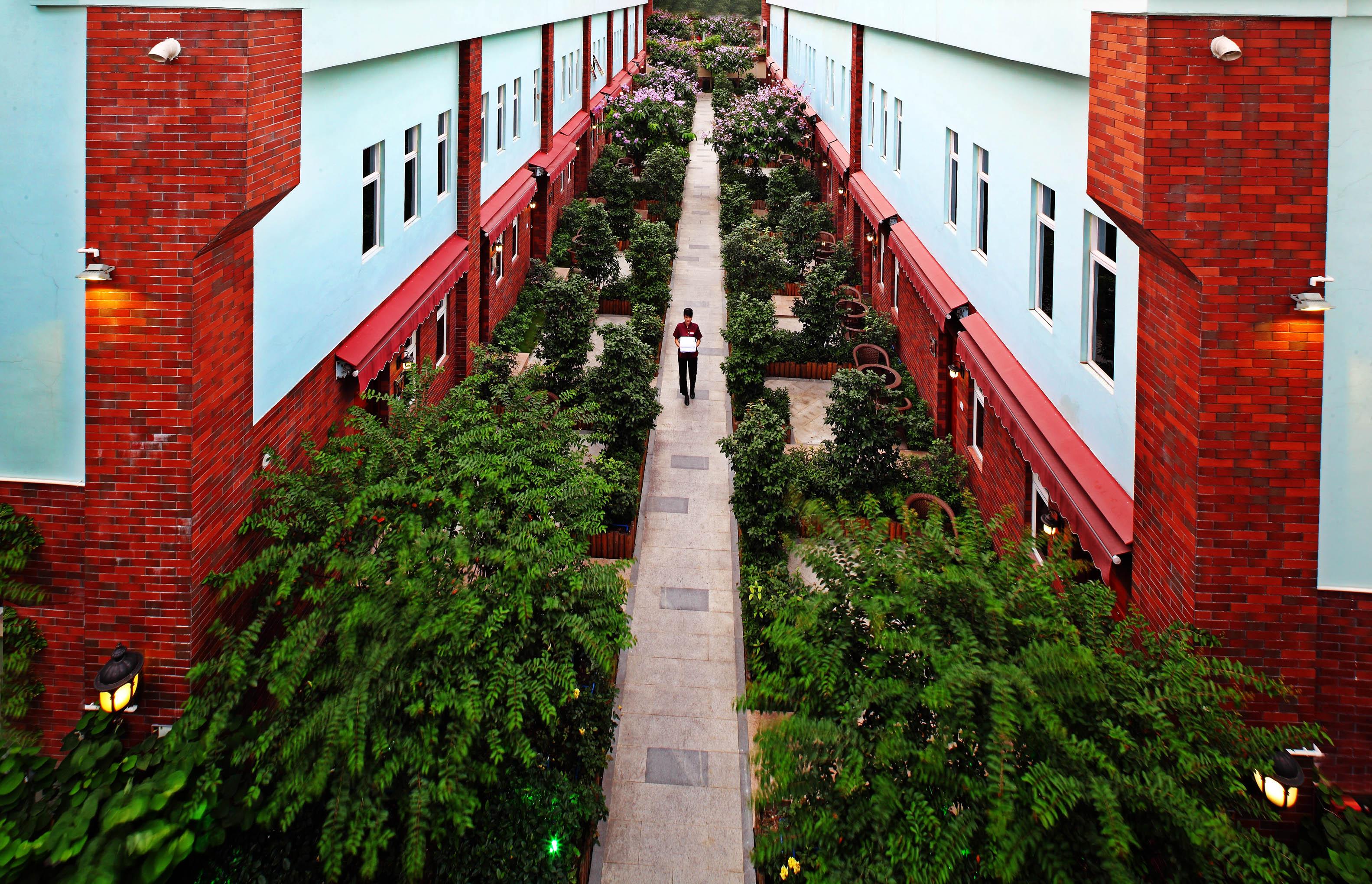 Royal Garden Hotel Гуанчжоу Екстер'єр фото