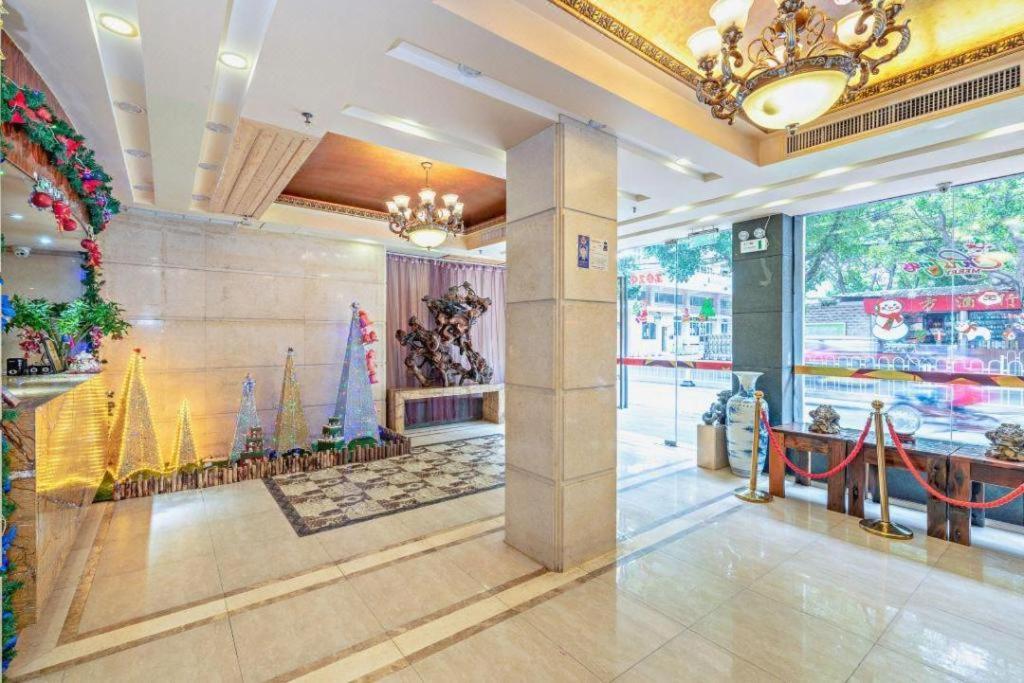 Royal Garden Hotel Гуанчжоу Екстер'єр фото