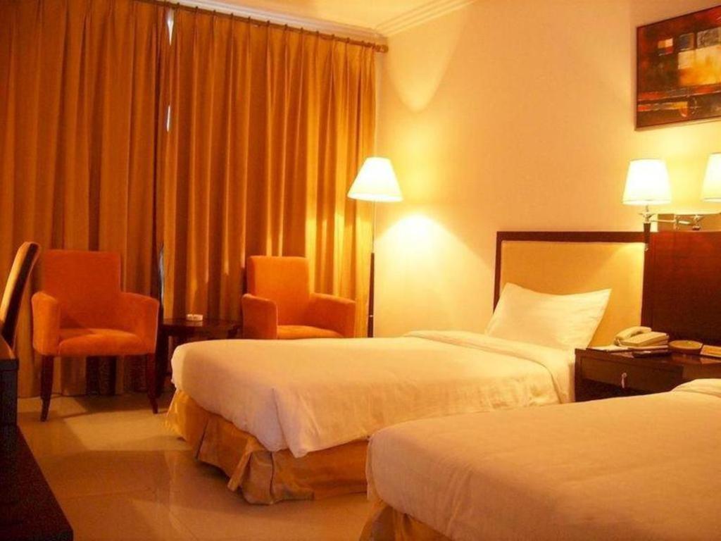 Royal Garden Hotel Гуанчжоу Екстер'єр фото